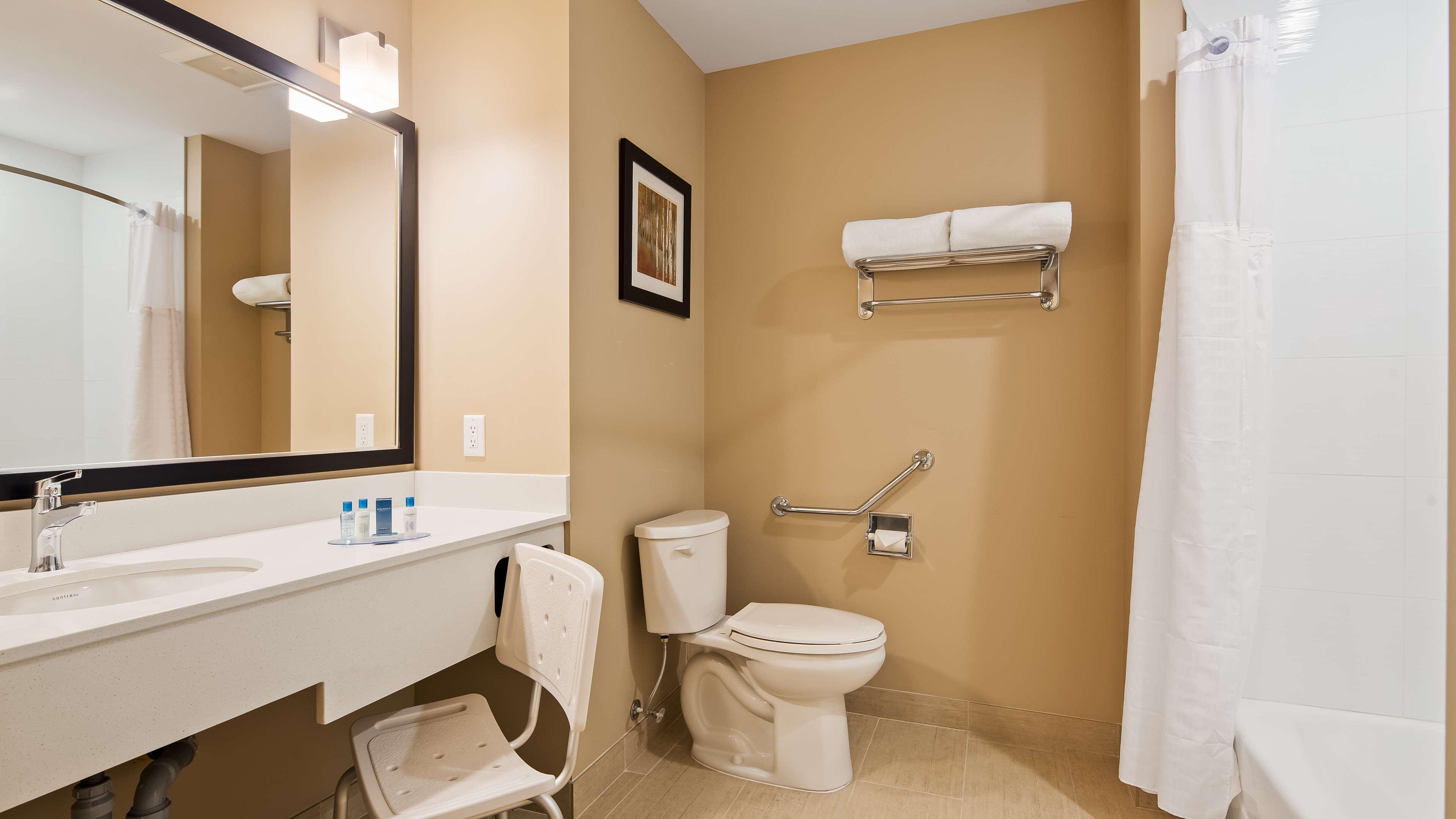 Best Western Plus Merritt Hotel Екстер'єр фото